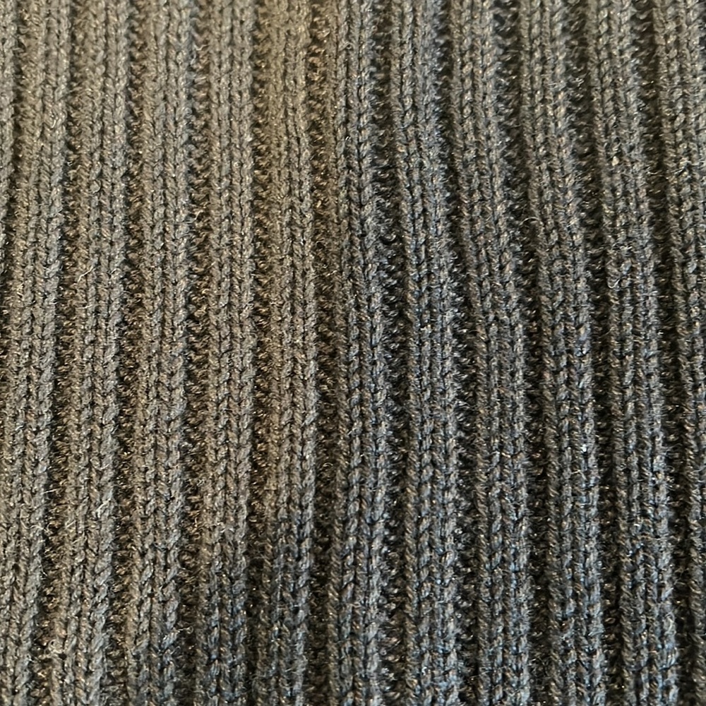 DKNY SWEATER - Picture 2 of 8